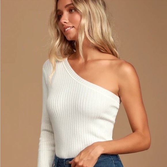 One-Shoulder White Ribbed Top - Picture 2 of 5